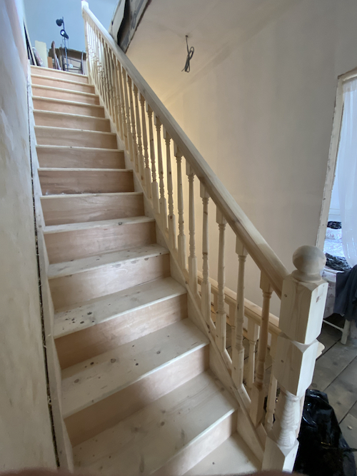 spindle installation on staircase